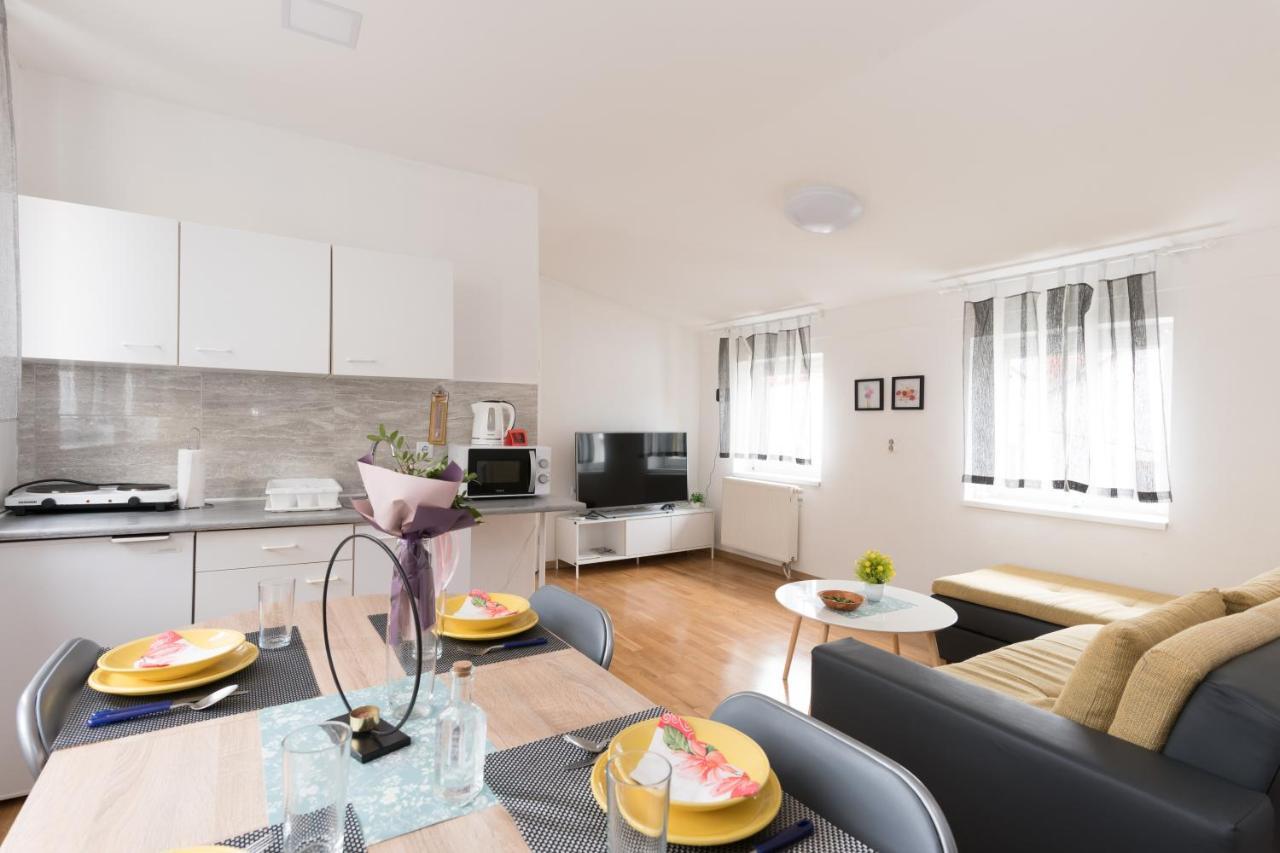 Apartmani Kod Marka Pozega Εξωτερικό φωτογραφία