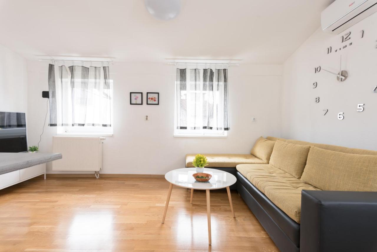 Apartmani Kod Marka Pozega Εξωτερικό φωτογραφία